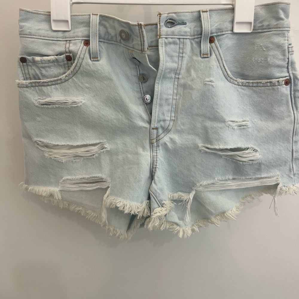 NWOT Women’s Levi’s 501 Denim Shorts
